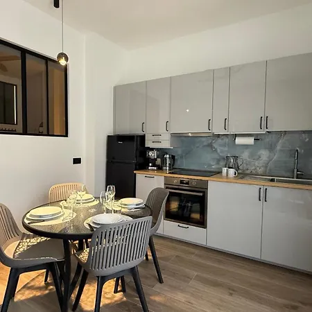 M&p House 迪亚诺马里纳