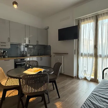 M&p House 公寓 迪亚诺马里纳